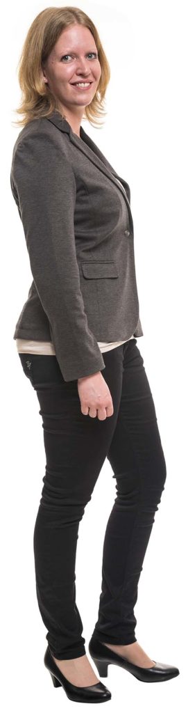 https://lkc.de/wp-content/uploads/2018/07/S_Kuehl_379_Kuehl_Svenja_Ganzkoerper_bearbeitet-271x1024.jpg